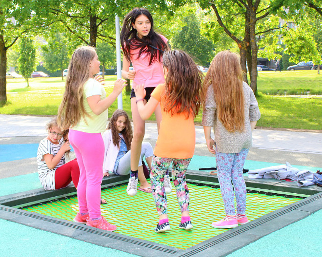 trampolina-szkolna-przedszkolna-podziemna-publiczna-1move-starmax